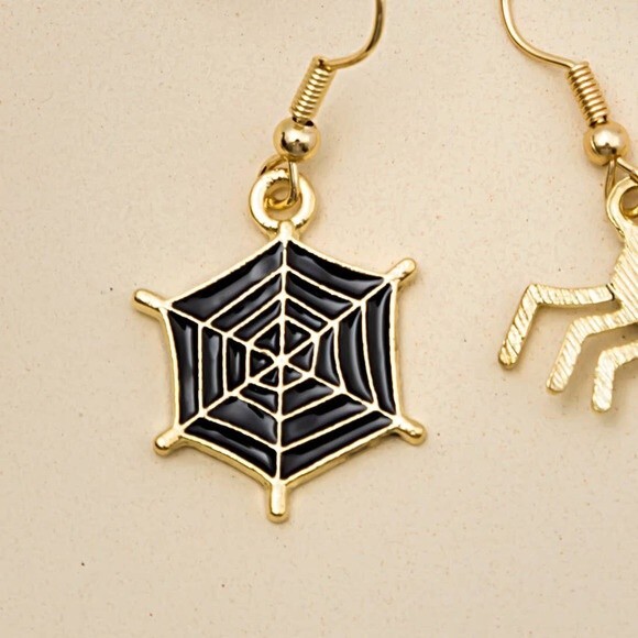 Spider & Cobweb Goldtone & Black Enamel Mismatch Drop Earrings NEW! 648SA3 - Picture 3 of 3